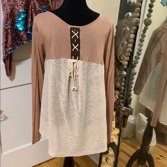 NWT Boutique Miss Me Top in Large - Picture 2 of 4